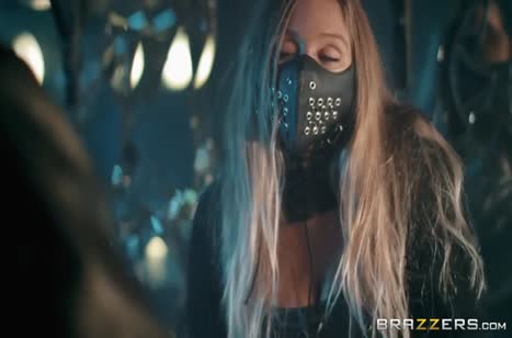 Классная Ivy Lebelle в секс наряде устроила жесткую трахалку